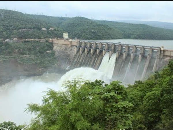 ఎక్కడైనా వాడుకోవచ్చునని వాదన..