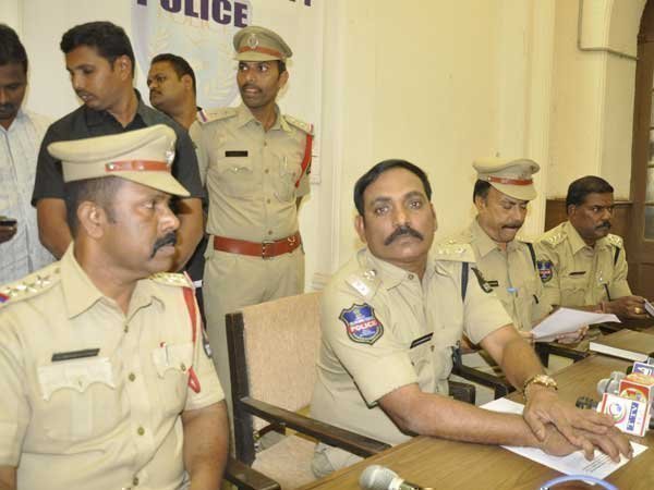 ఫిర్యాదు అందడంతో..