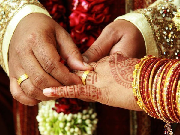 భర్తకు వేరే ప్రాంతానికి బదిలీ