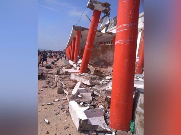 గుడి చుట్టూ ప్రదక్షణలు