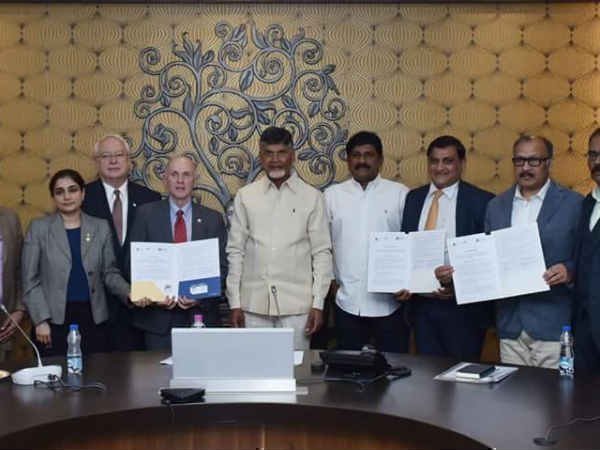 యూనివర్శిటీ బృందం సిఎంతో భేటీ...