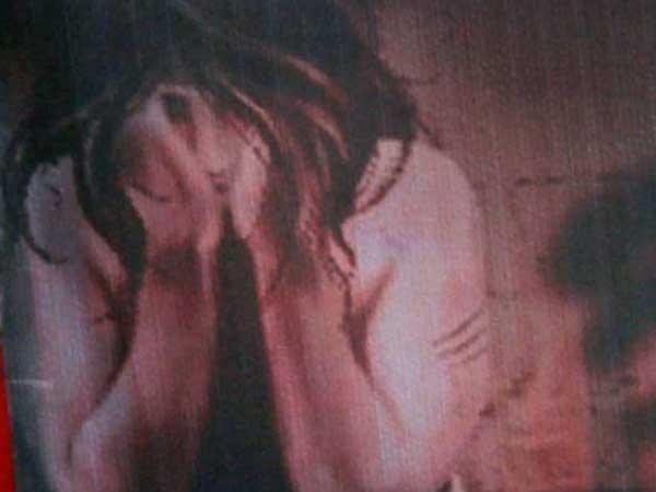 తుపాకీ గురిపెట్టి లైంగిక వేధింపులు