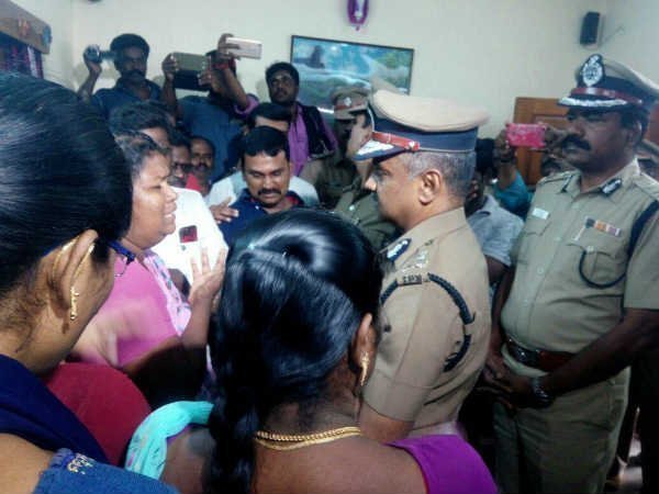 పిస్తోల్ లాక్ రిలీజ్ అయితే !