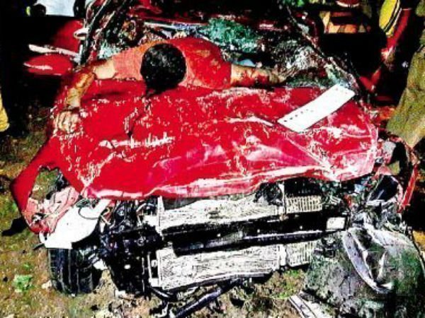 నలుగురు అక్కడికక్కడే..