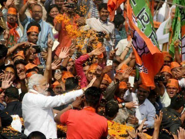 గుజరాత్ తెచ్చిన చిచ్చు