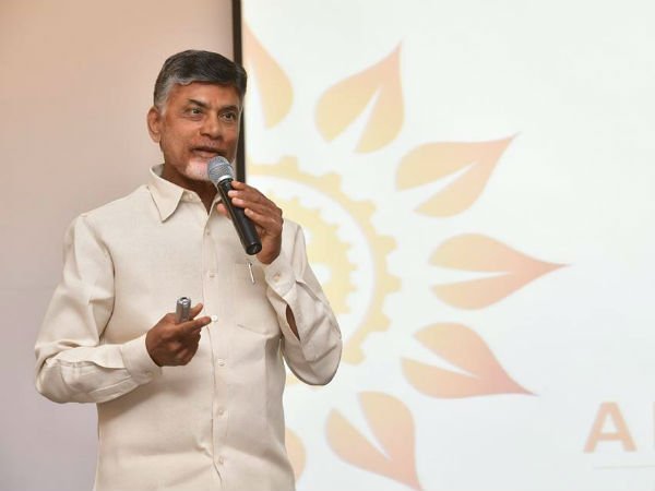 మౌనంగా ఉండాలని హెచ్చరిక