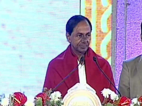 పద్యం చదివి వినిపించిన సీఎం కేసీఆర్...