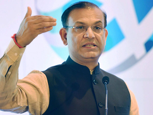 విమానాలతో పోటీపడుతున్న రైళ్లు