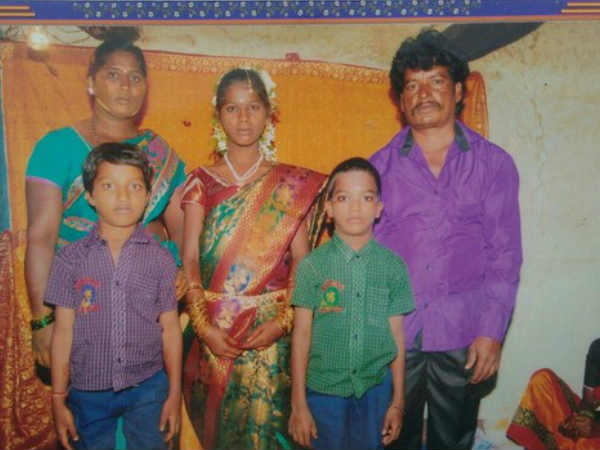 నెల రోజుల క్రితమే వచ్చారు..