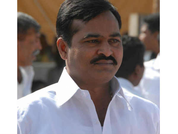 వెంకటరెడ్డికి అదే బలం? మైండేగేమా?