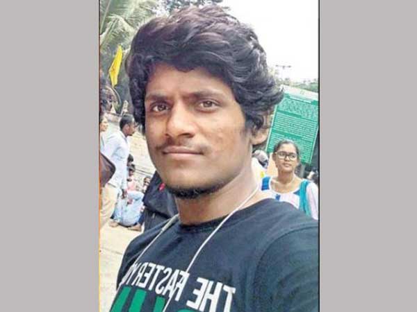 స్నేహితులతో వెళ్తున్నానంటూ..