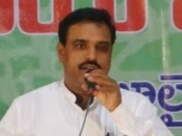 టీఆర్ఎస్ వల్లే ఆదివాసీలు, లంబాడీల మధ్య ఘర్షణ అన్న ప్రచారం