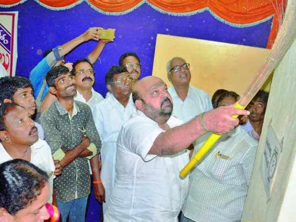 2007 - 09 మధ్య వైఎస్ క్యాబినెట్లో మంత్రిగా సేవలు
