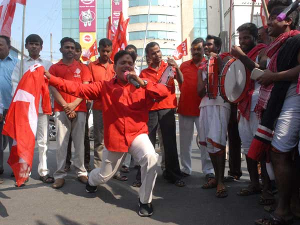 మోడీ అనుచిత వ్యాఖ్యలు