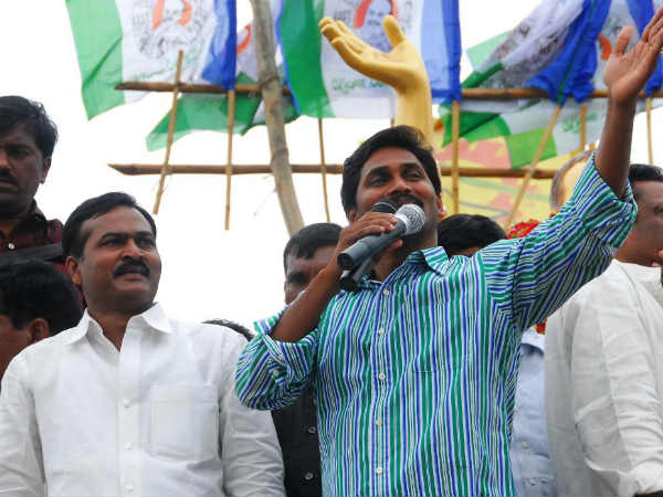 వైసీపీ ఓటర్లపై టీడీపీ పావులు