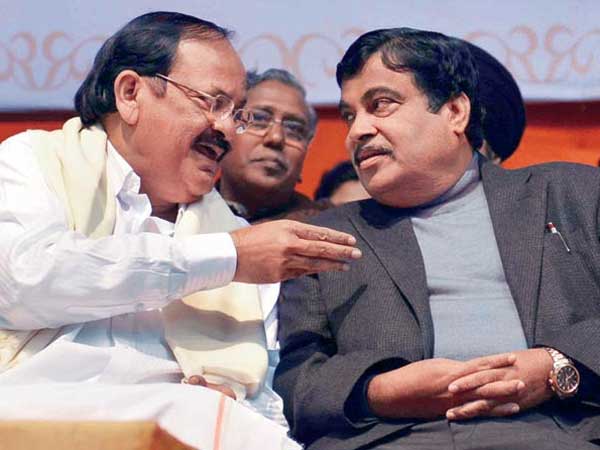 వెంకయ్య వద్దకు బిజెపి నేతలు.