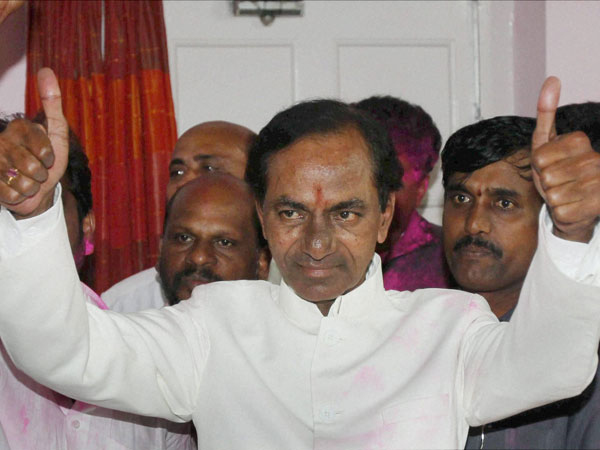ఇతర పార్టీల నేతలపై టిఆర్ఎస్ వల
