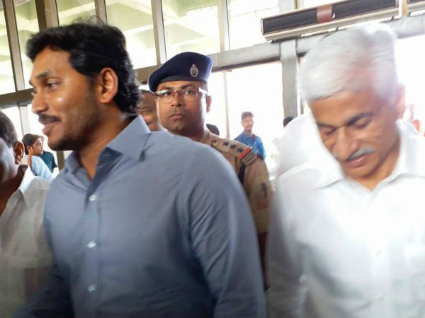 జగన్ పాదయాత్ర చరిత్ర సృష్టించాలి