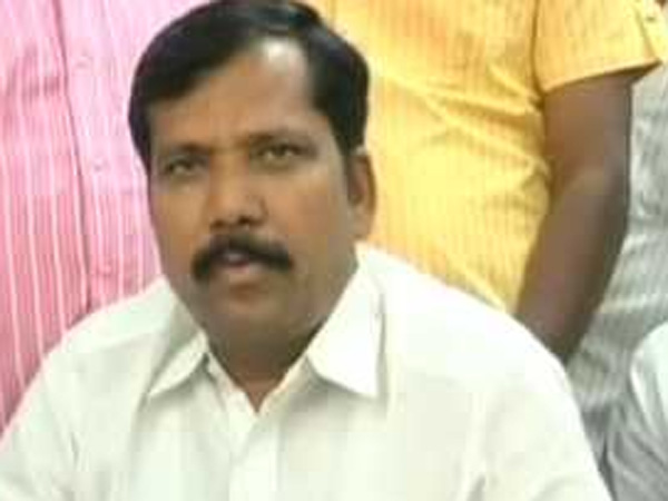 శత్రువులు కుట్ర పన్నుతున్నారని అనుమానించాం