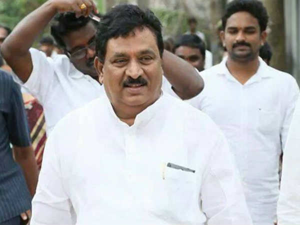తపాల్ ద్వారా డిప్యూటీ సీఎం చినరాజప్పకు ఆహ్వానం