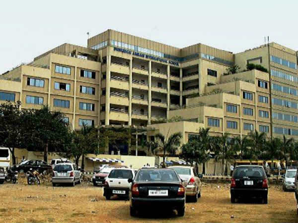 Rs.24 Lakhs Admission Fee in that School.. Still.. Almost Every Bollywood Star Kid Goes To This School in Mumbai Rs.24 Lakhs Admission Fee in that School.. Still.. Almost Every Bollywood Star Kid Goes To This School in Mumbai