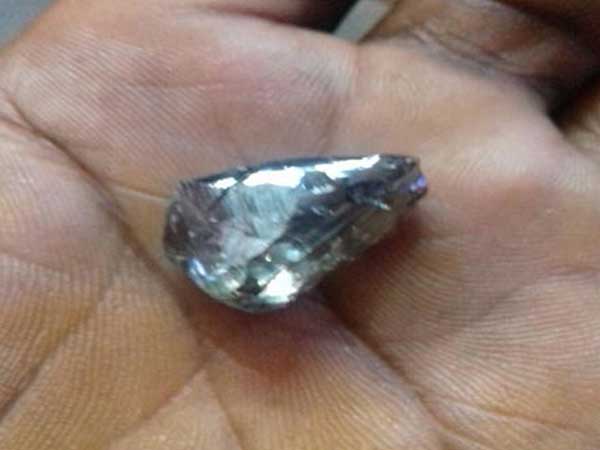 Khasinpira belongs to Guntur District is doing diamonds business Khasinpira belongs to Guntur District is doing diamonds business