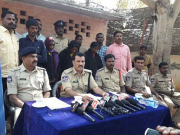 Police Arrests Gold Thieves in Gadwal Police Arrests Gold Thieves in Gadwal