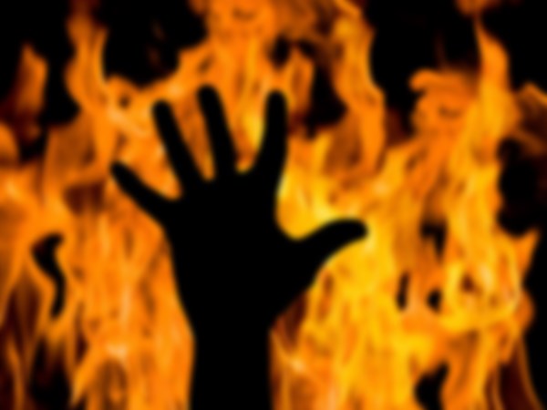 girl-burnt-alive girl-burnt-alive
