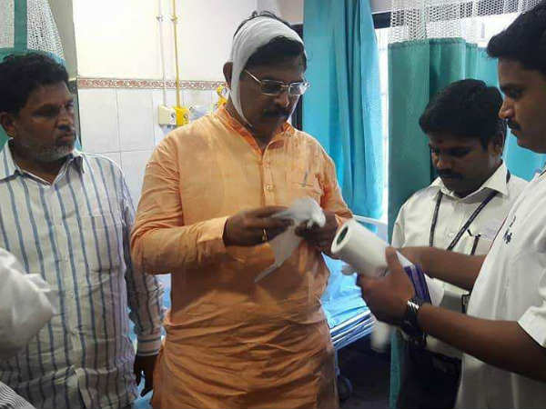 BJP MLA R Ashok injured during mahadayi protest in Bengaluru BJP MLA R Ashok injured during mahadayi protest in Bengaluru