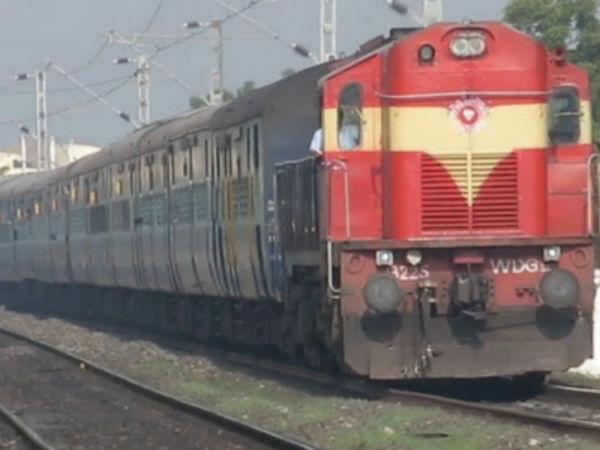 Rayalaseema express escapes from accident Rayalaseema express escapes from accident