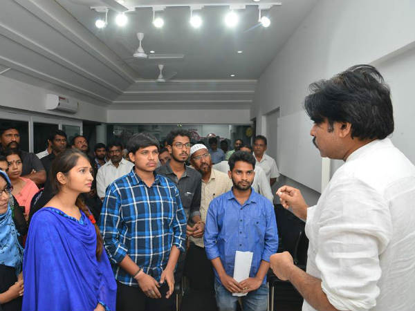 పార్టీ కార్యకర్తలతో వర్క్షాప్