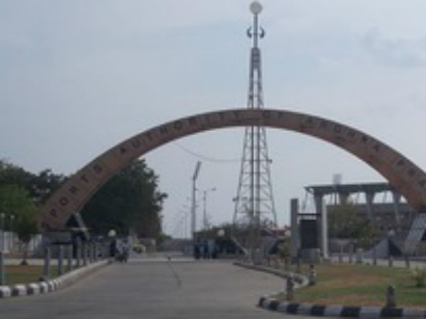 ముడుపులివ్వకుంటే అడ్మిషన్లకు నో చాన్స్