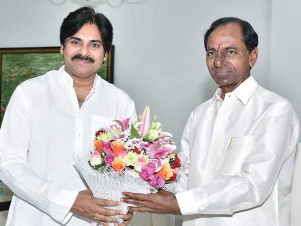 కేసీఆర్ గవర్నర్తో భేటీ వెళ్లడంతో..