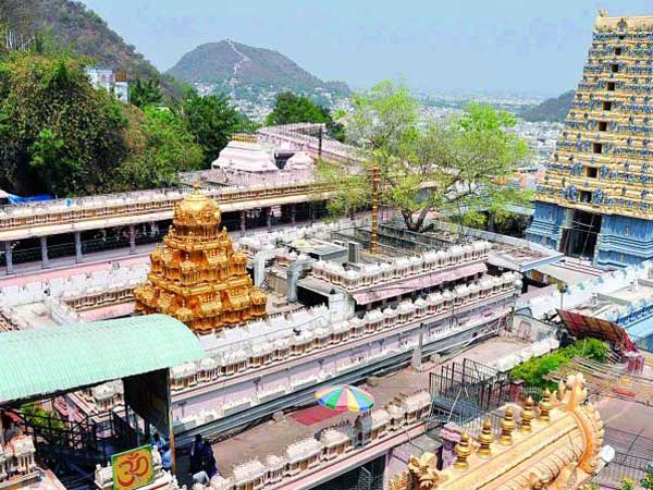 అర్థరాత్రి...ఆగమశాస్త్రానికి విరుద్దంగా...