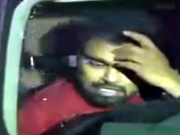 కారులో అమ్మాయి కూడా ఉందా?