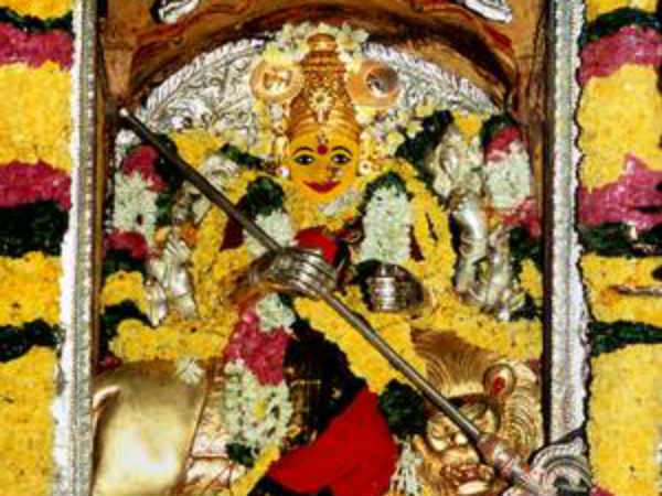 అమ్మవారు...భీకర రూపంలో...