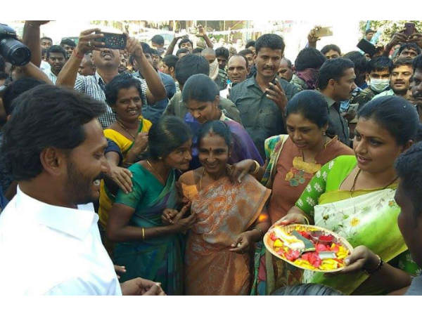 గట్టిగా మాట్లాడితే కేసులు