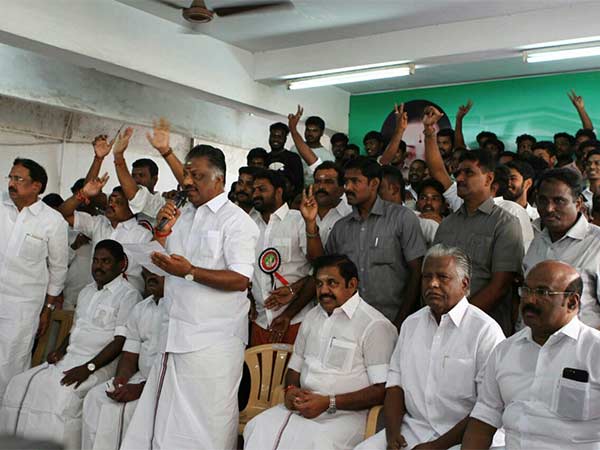తట్టుకోలేకపోయారు