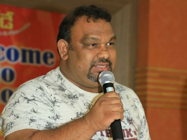 కొందరు మిత్రులకు అలా అనిపించింది...