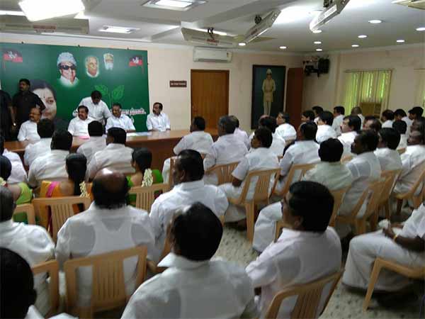 ప్రభుత్వానికి వ్యతిరేకం
