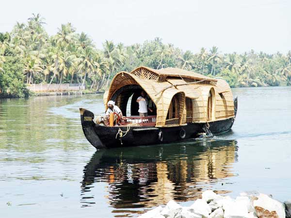 ఇంటి పడవ ప్రతిపాదన