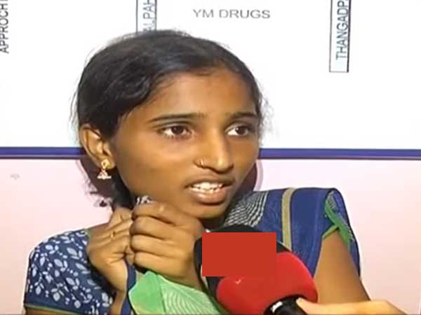 భర్త చిత్రహింసలు, అందుకే తనతో వచ్చేందుకు సిద్ధపడింది