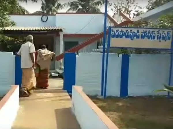 దాడి...బెదిరింపు...