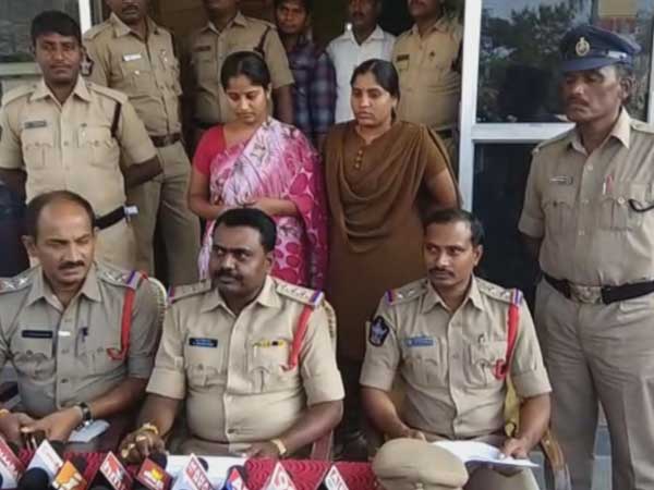 ఫోన్ కాల్స్పై దృష్టి పెట్టిన పోలీసులు