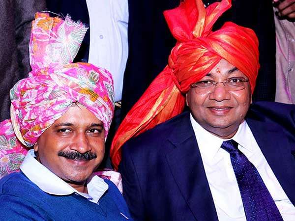 ఇతర రాజకీయ నేతలతో కలుపొద్దన్న సుశీల్