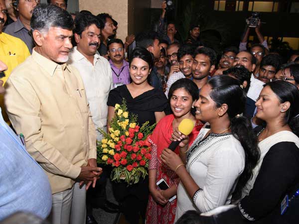 విద్యార్థులతో...ముఖాముఖీ...