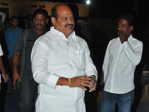 1999 ఎన్నికల్లో బాజిరెడ్డి చేతిలో ఓటమి