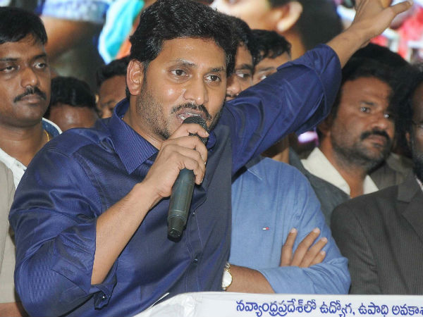 తొలినాళ్ల నుంచి మోసాలు, వెన్నుపోట్లు
