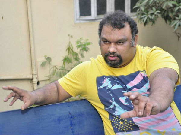 మహిళను అవమానించిన మహేష్ కత్తి అంటూ విమర్శలు