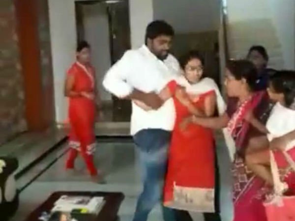 రూ. 3 కోట్లు డిమాండ్ చేసింది...